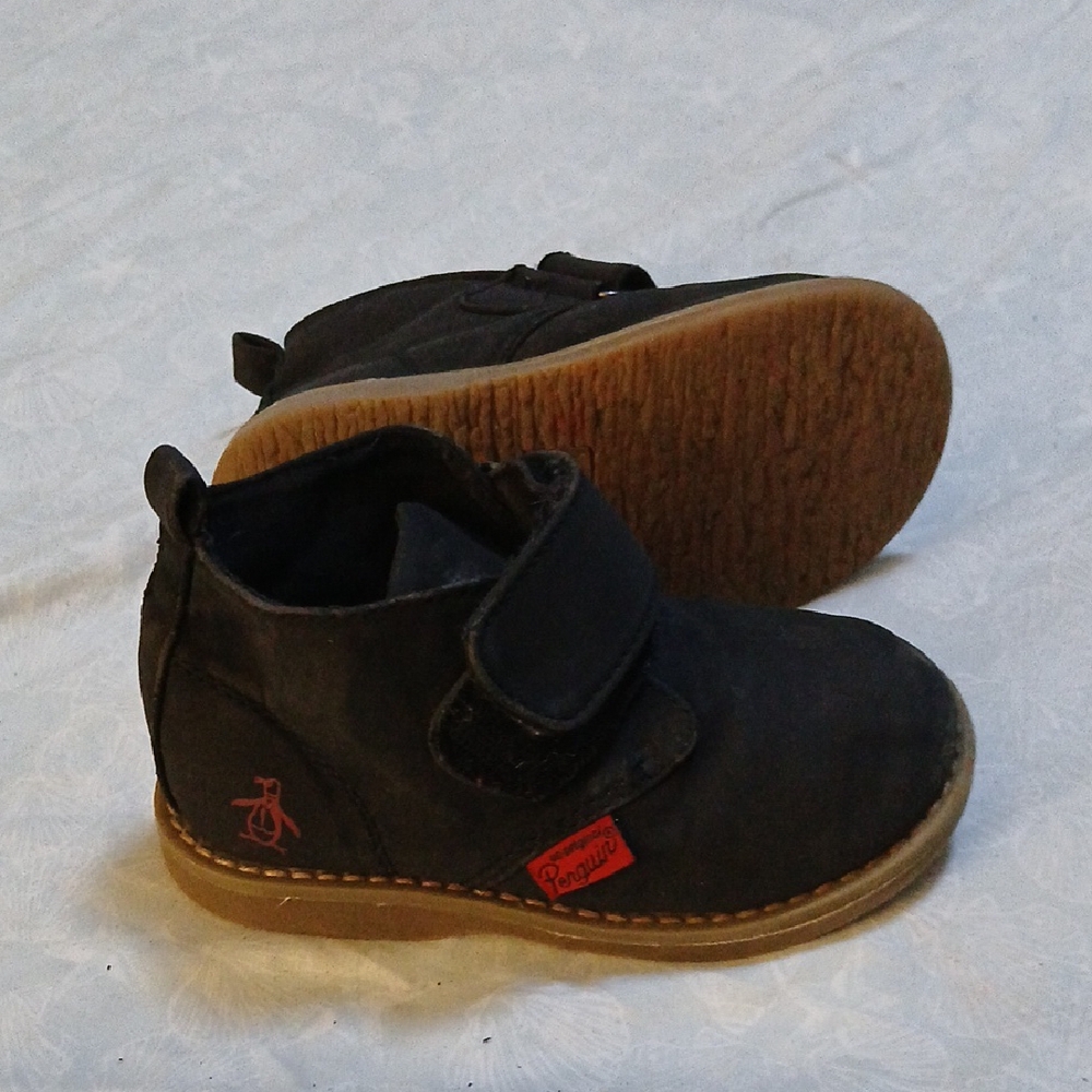 Original Penguin Black Boots Sleek Design